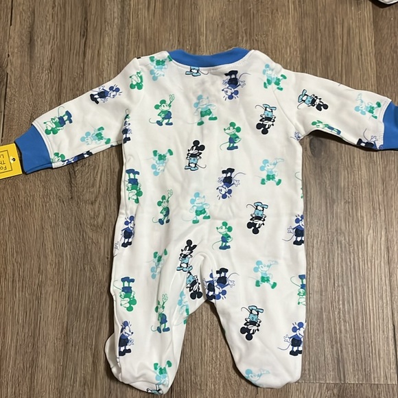 Disney footed outfit - Picture 4 of 4